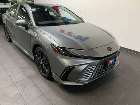 Used 2025 Toyota Camry XSE image 2