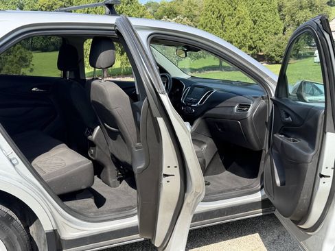 Used 2018 Chevrolet Equinox LT FWD image 14
