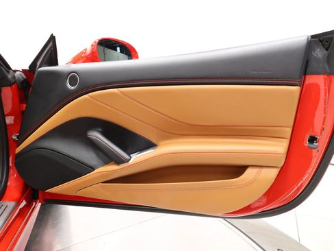 Used 2015 Ferrari California T image 69