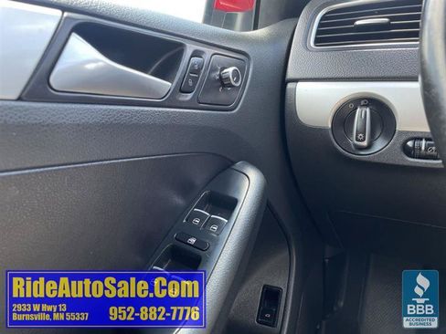 Used 2014 Volkswagen Jetta SE FWD image 31