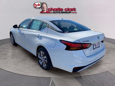Used 2025 Nissan Altima 2.5 S FWD image 4