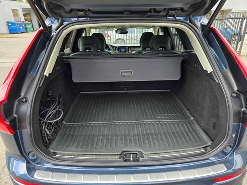 Certified 2023 Volvo XC60 T8 Ultimate w/ Climate Package AWD/4WD image 16