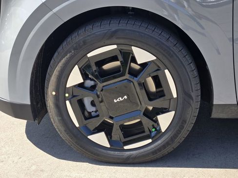New 2026 Kia Carnival EX FWD image 9