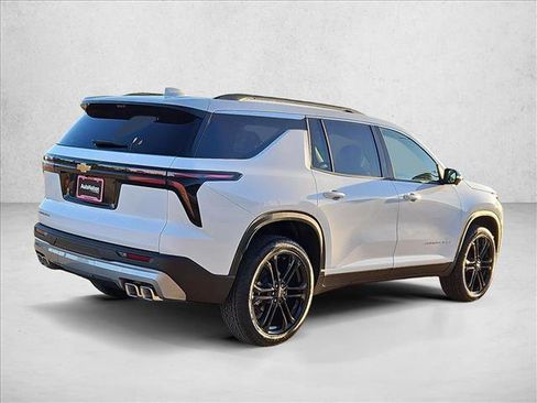 New 2026 Chevrolet Traverse LT w/ Driver Confidence Package FWD image 2