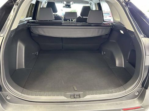 Used 2025 Toyota RAV4 XLE AWD/4WD image 12