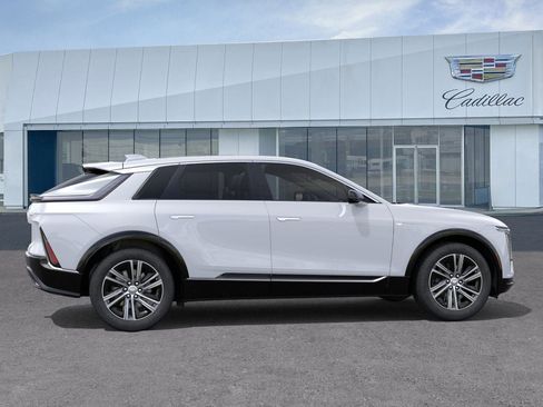 New 2026 Cadillac Lyriq Luxury image 5