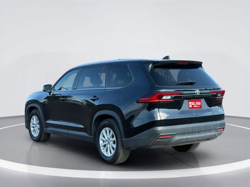 Used 2025 Toyota Grand Highlander AWD image 4