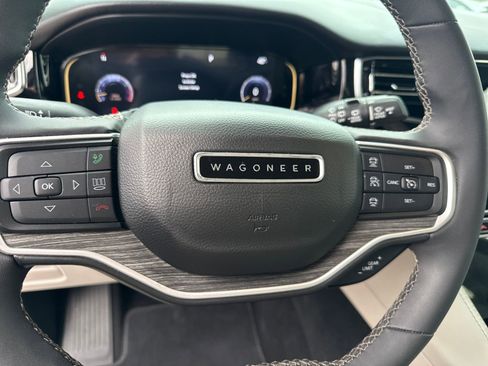 Used 2022 Jeep Wagoneer Series III w/ Convenience Group I image 32