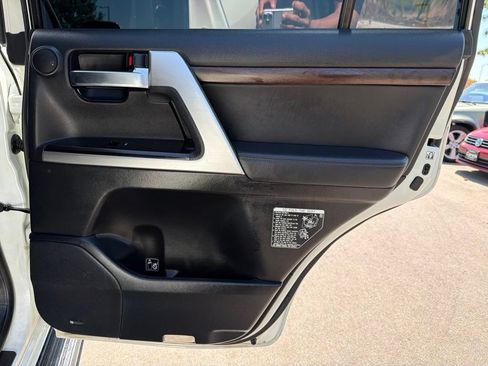 Used 2016 Toyota Land Cruiser AWD/4WD image 14