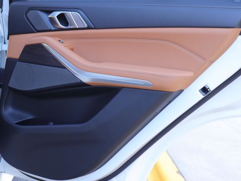 Used 2025 BMW X5 sDrive40i w/ M Sport Package image 19