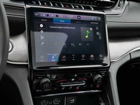 Certified 2024 Jeep Grand Cherokee Limited w/ Black Appearance Package image 28