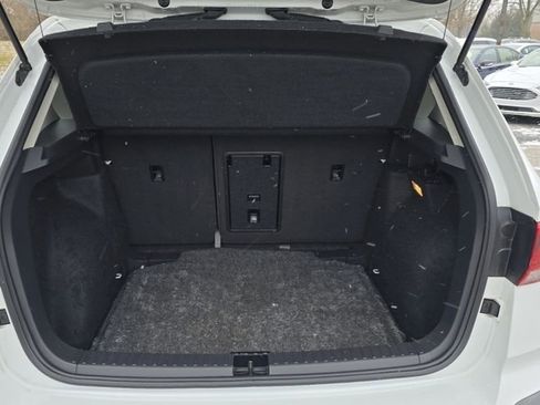 Used 2022 Volkswagen Taos SE w/ Panoramic Sunroof Package image 19