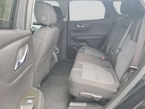 Used 2025 Chevrolet Blazer LT FWD image 17
