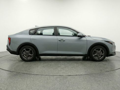 Used 2025 Kia K4 FWD image 11