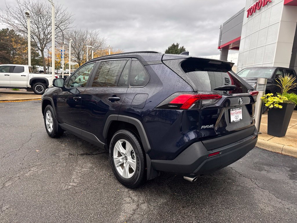 Certified 2021 Toyota RAV4 XLE w/ Convenience Package AWD/4WD image 3