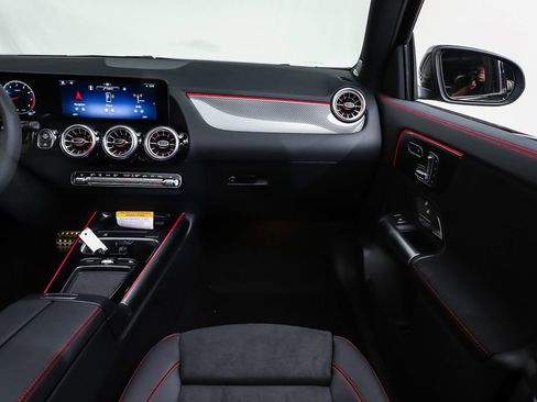 New 2026 Mercedes-Benz GLA 35 AMG 4MATIC image 17