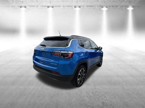Used 2023 Jeep Compass Limited AWD/4WD image 7
