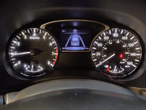 Used 2020 Nissan Pathfinder S FWD image 23