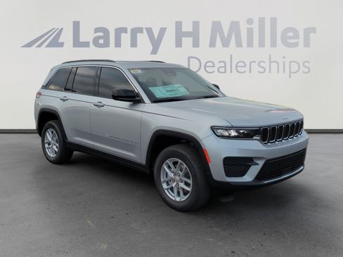 New 2025 Jeep Grand Cherokee Laredo X image 7