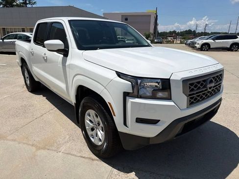 Used 2024 Nissan Frontier SV w/ Technology Package RWD image 4