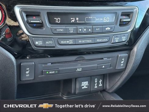 Used 2018 Honda Pilot Touring image 19