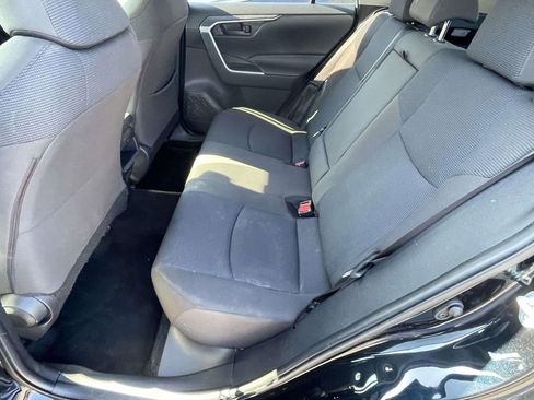 Used 2020 Toyota RAV4 LE image 11