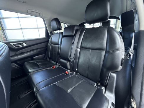 Used 2018 Nissan Pathfinder SL image 31