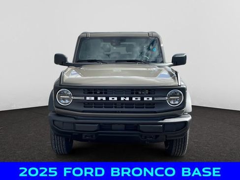 New 2025 Ford Bronco Base image 8