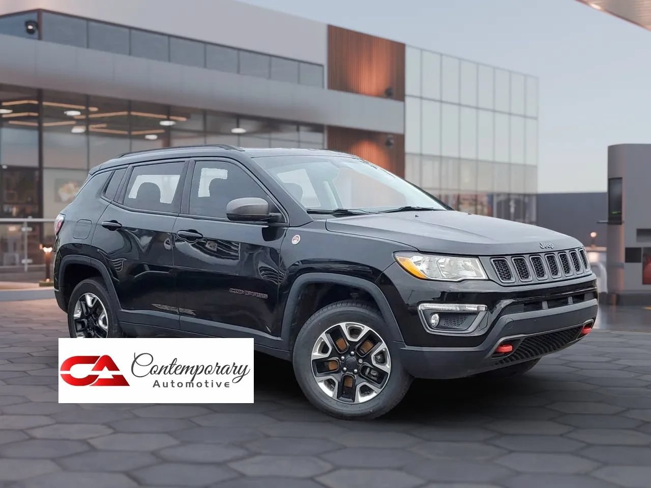 Used 2018 Jeep Compass Trailhawk w/ Leather Interior Group AWD/4WD image 1