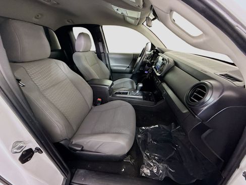 Used 2022 Toyota Tacoma SR RWD image 28
