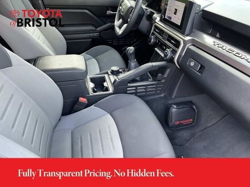 Used 2024 Toyota Tacoma TRD Sport AWD/4WD image 22