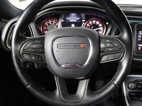 Used 2021 Dodge Challenger SXT image 12