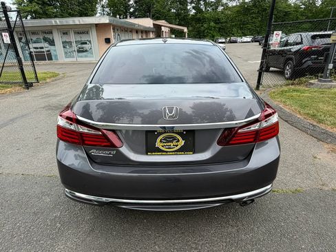 Used 2017 Honda Accord EX-L image 6
