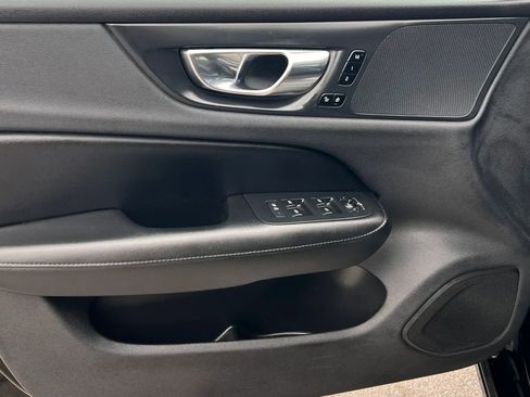 Used 2023 Volvo S60 T8 Plus image 16