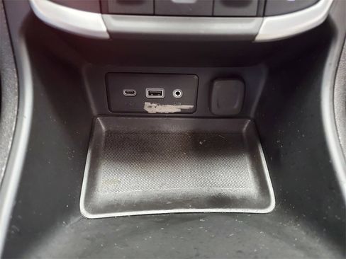 Used 2024 GMC Terrain SLE w/ Driver Convenience Package image 22