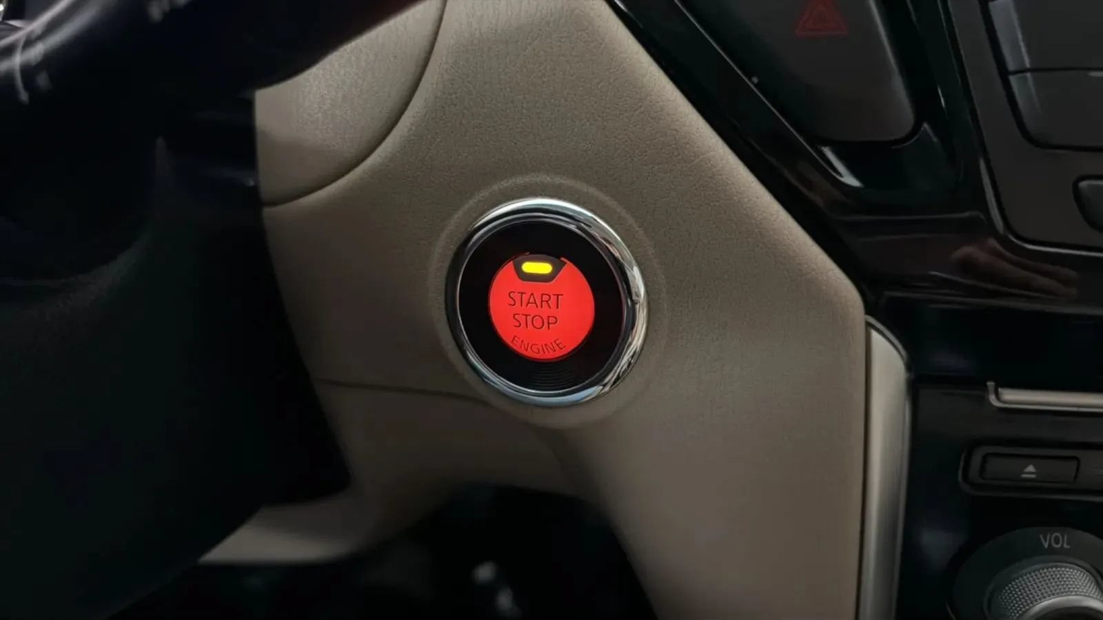 Used 2016 Nissan Pathfinder SV FWD image 15