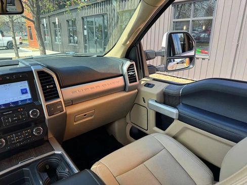 Used 2020 Ford F350 Lariat w/ Lariat Value Package AWD/4WD image 15