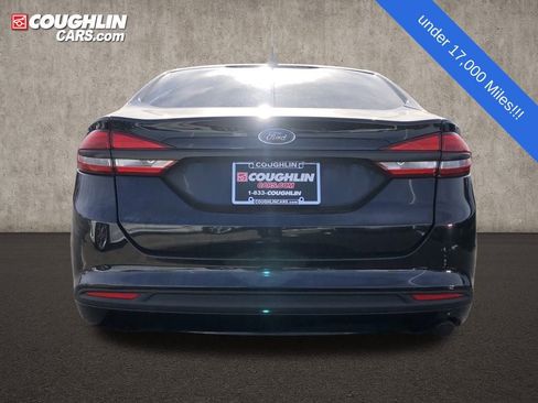 Used 2017 Ford Fusion SE image 6