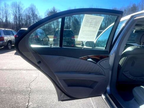 Used 2004 Mercedes-Benz E 320 4MATIC Sedan image 11