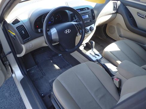 Used 2010 Hyundai Elantra GLS FWD image 10