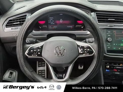 Certified 2022 Volkswagen Tiguan SE R-Line AWD/4WD image 14