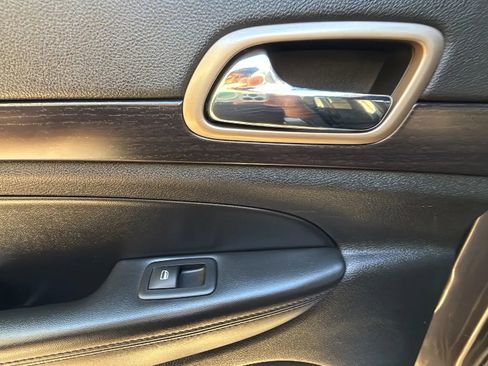 Used 2014 Jeep Grand Cherokee Altitude image 15