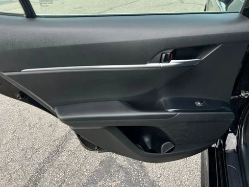 Used 2020 Toyota Camry SE FWD image 23