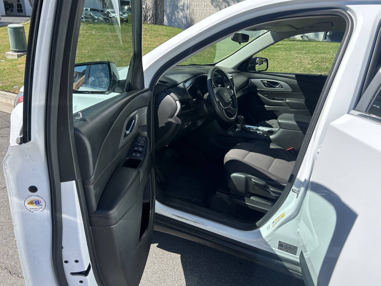 Used 2019 Chevrolet Traverse LS w/ LPO, Blackout Package FWD image 6