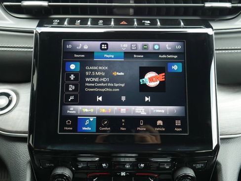 Used 2022 Jeep Grand Cherokee Overland w/ Luxury Tech Group IV AWD/4WD image 22