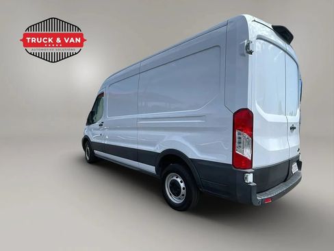 Used 2022 Ford Transit 250 Medium Roof RWD image 4