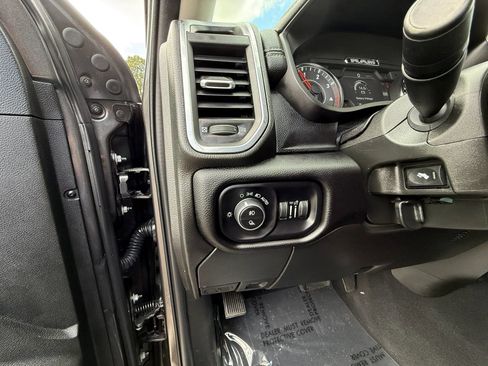 Used 2024 RAM 2500 Laramie AWD/4WD image 31
