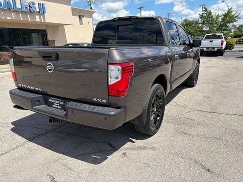 Used 2018 Nissan Titan SV w/ SV Convenience Package AWD/4WD image 7