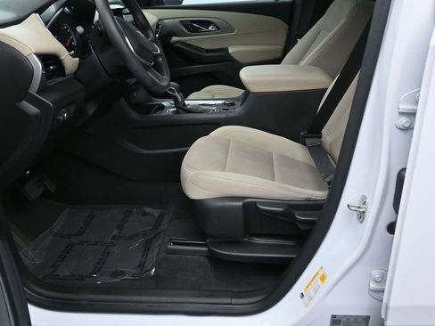 Used 2023 Chevrolet Traverse LS FWD image 11