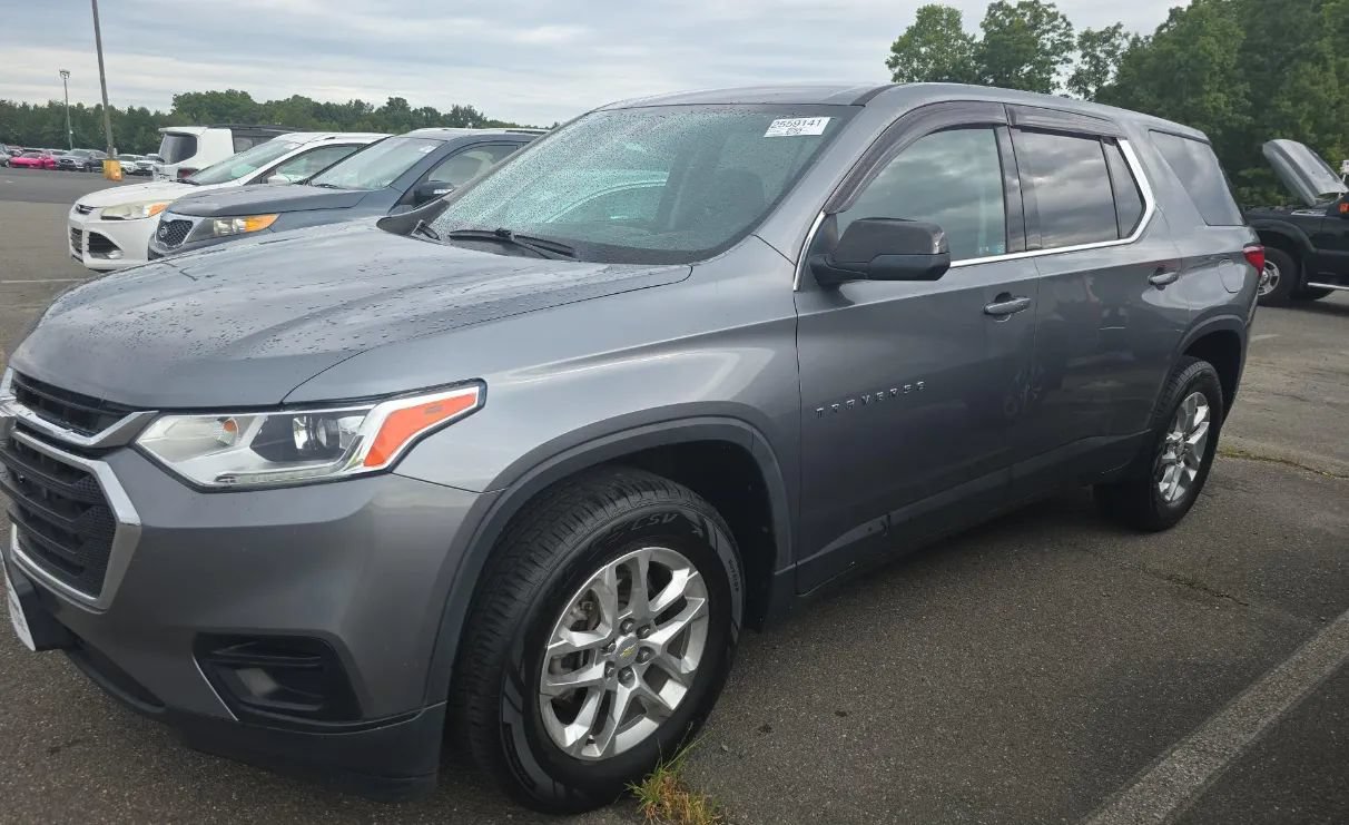 Used 2021 Chevrolet Traverse LS w/ LPO, Floor Liner Package FWD image 1